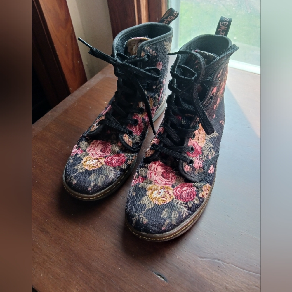Dr. Martens Sheridan Soft Victorian Boot 7